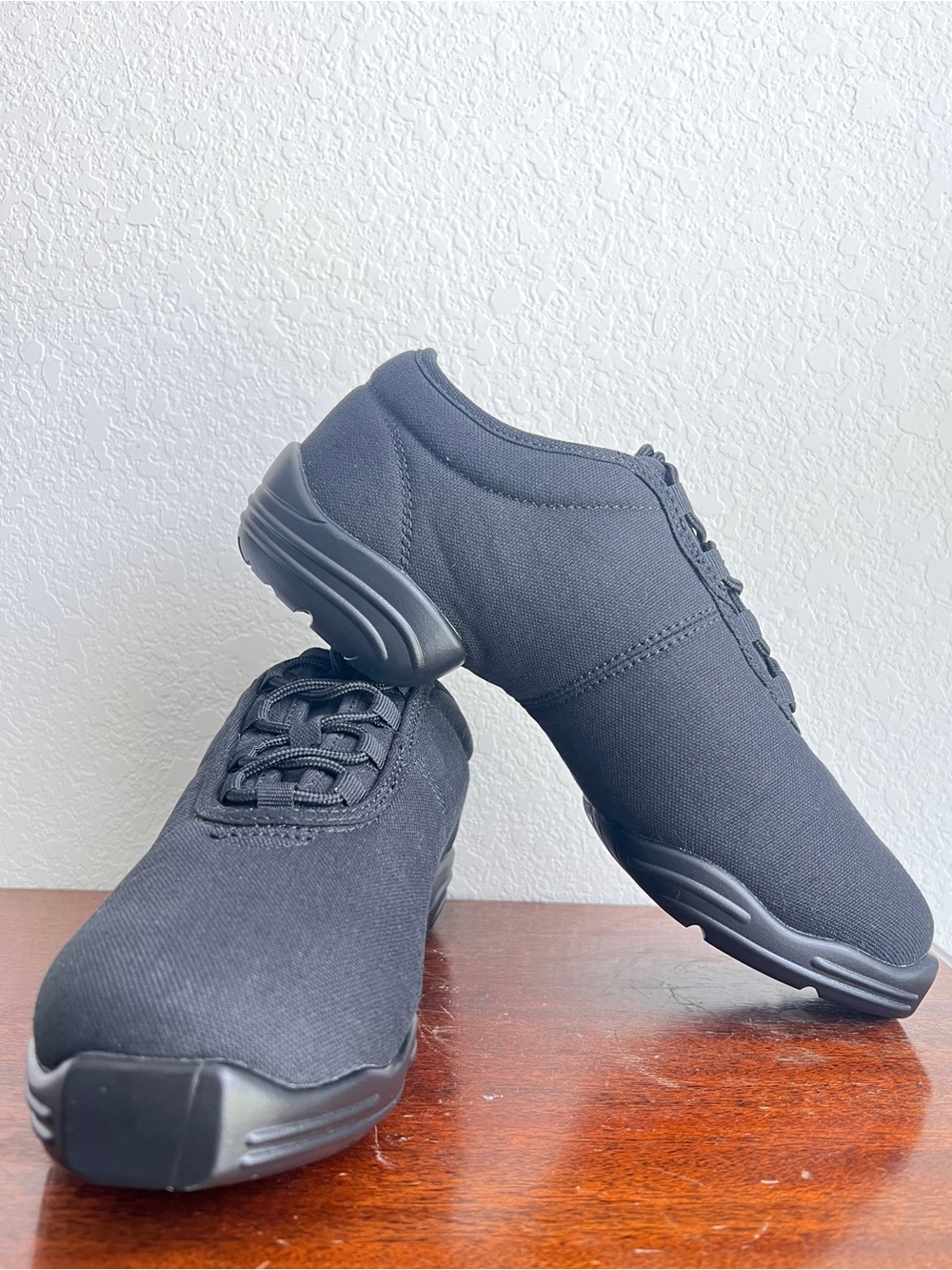Women’s Capezio Canvas Dansneaker Dance Shoes 10.5 Black DS03A